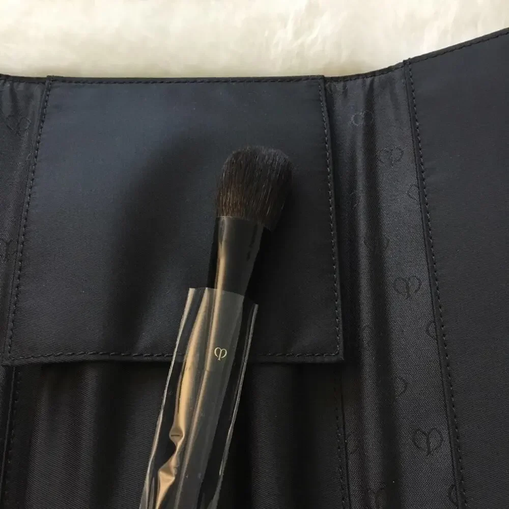 Cle de Peau Exclusive Makeup Brush Set